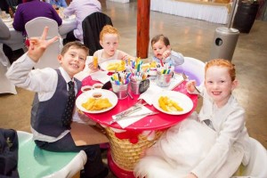 reception_decorations - kids at their table (Medium)